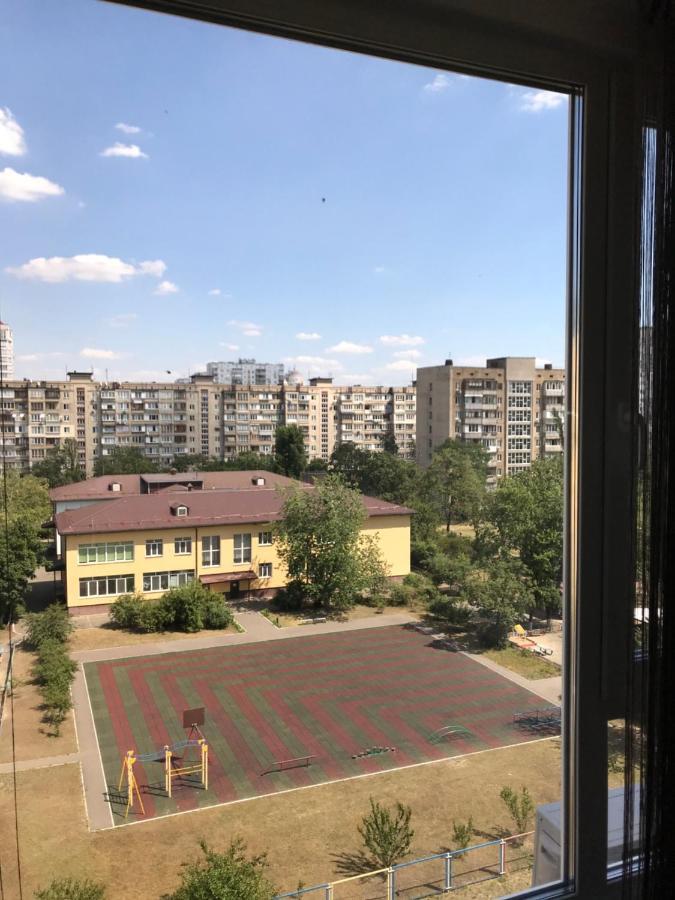 Apartment Metro Minska Киев Экстерьер фото