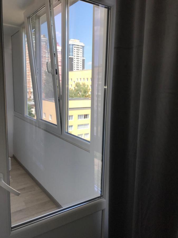 Apartment Metro Minska Киев Экстерьер фото